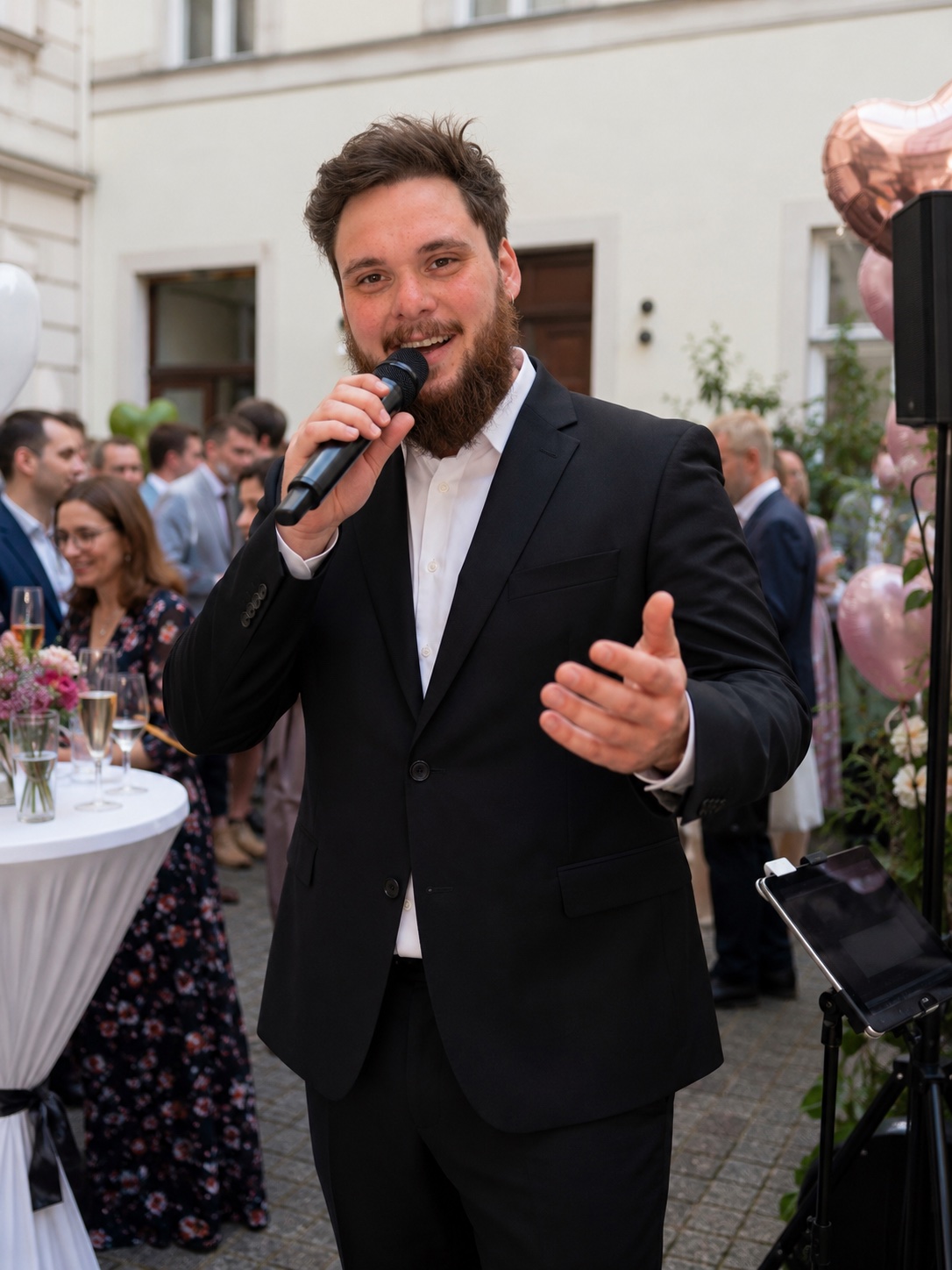 Sinan beim Hochzeitsempfang